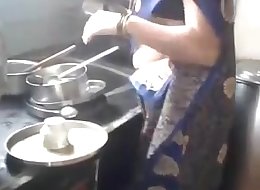 Desi indian Kannada aunty hot navel hip
